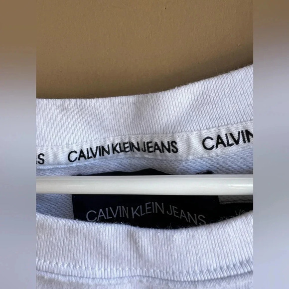 Calvin Klein Crop Top - Size L - Picture 3 of 6
